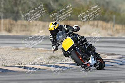 media/Dec-01-2025-Moto Forza (Mon) [[2daa91e15f]]/1-Advanced Group/Session 3 (Turn 3)/
